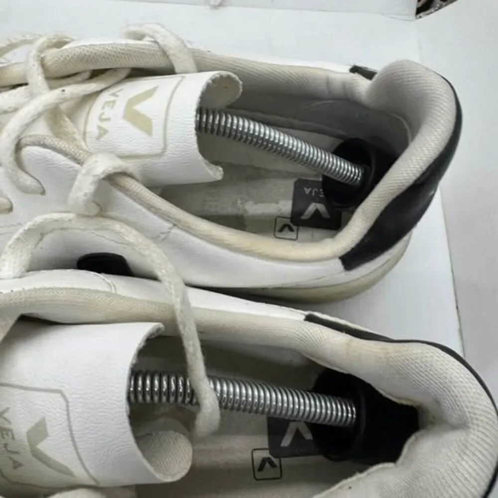 Veja V10 Mens 12.5 White Black Leather Sneakers shoes